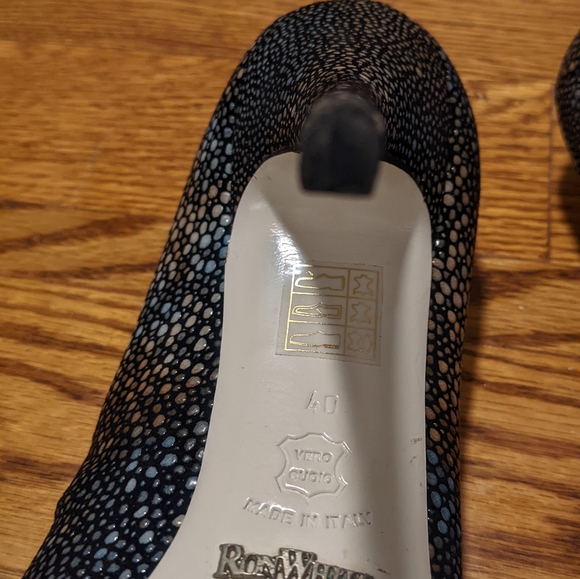 Ron White Signature Women's pump - Picture 3 of 9